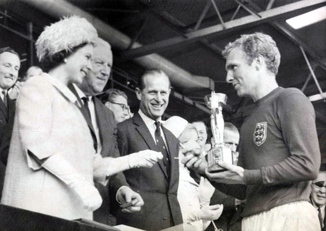 bobby moore i krolowa elzbieta